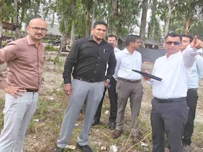 प्रस्तावित और निर्माणाधीन परियोजनाओं का किया स्थलीय निरीक्षण, अधिकारियों को दिए गुणवत्ता और समयबद्धता के निर्देश